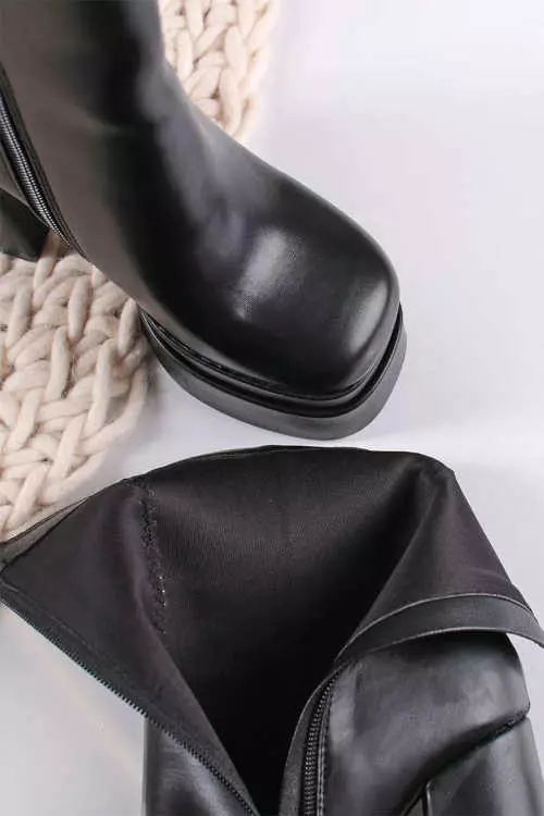 Čizme crnog dizajna s patentnim zatvaračem